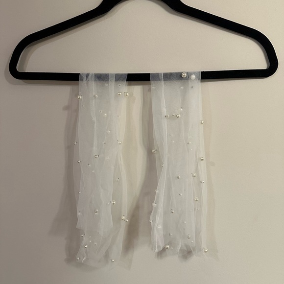 FLORA bridal Valentina Gloves - Picture 2 of 10